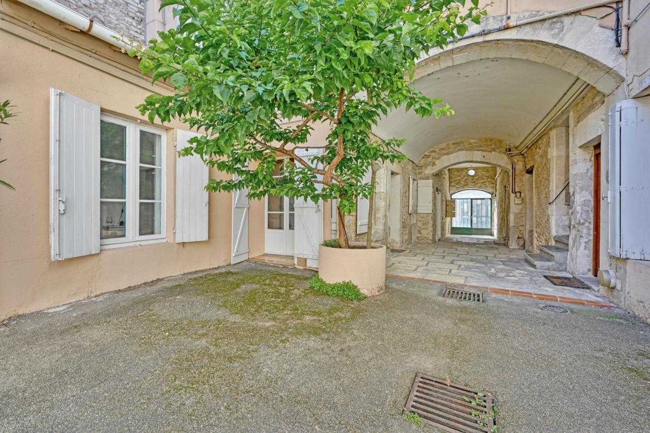 Appartement Au Calme En Plein Centre-Ville Nîmes Exteriér fotografie