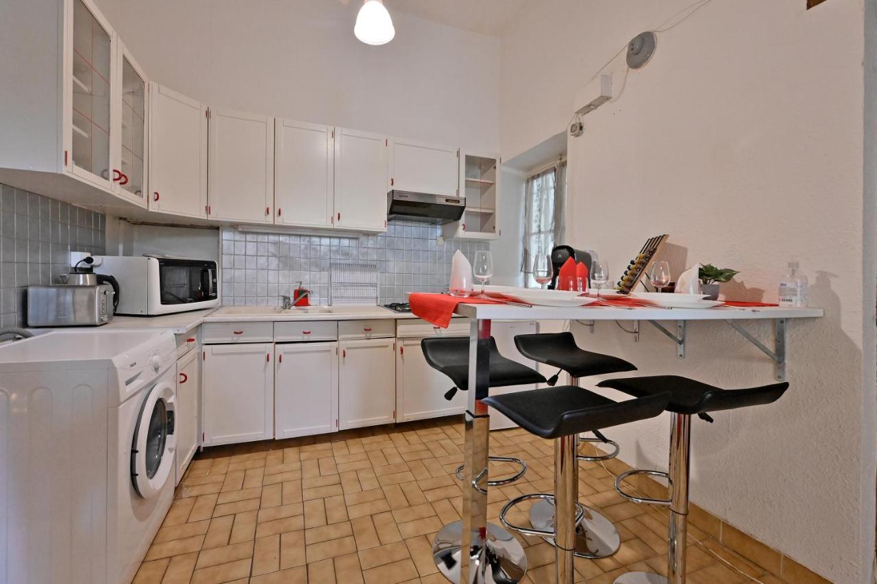 Appartement Au Calme En Plein Centre-Ville Nîmes Exteriér fotografie