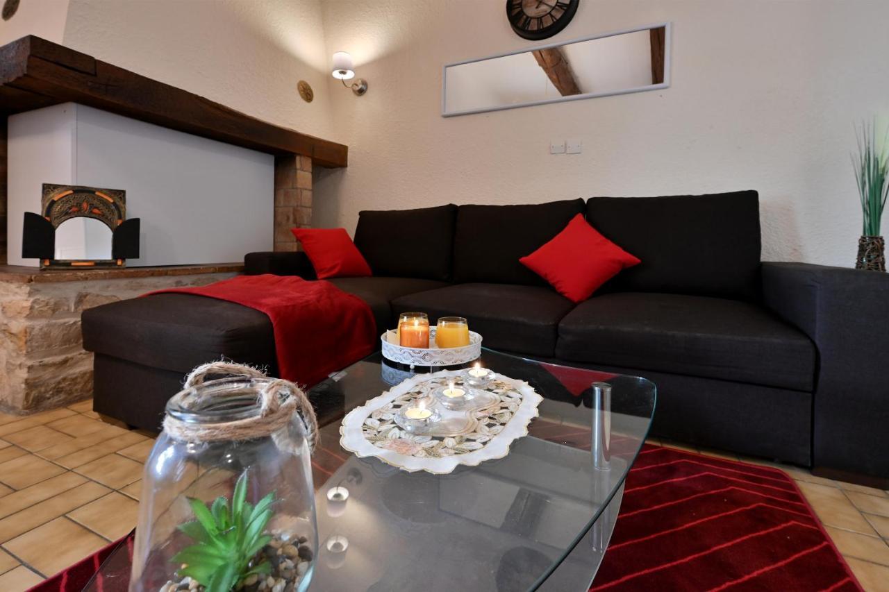 Appartement Au Calme En Plein Centre-Ville Nîmes Exteriér fotografie