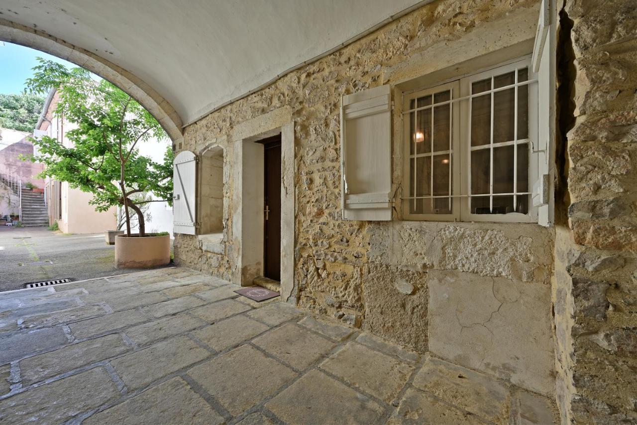 Appartement Au Calme En Plein Centre-Ville Nîmes Exteriér fotografie